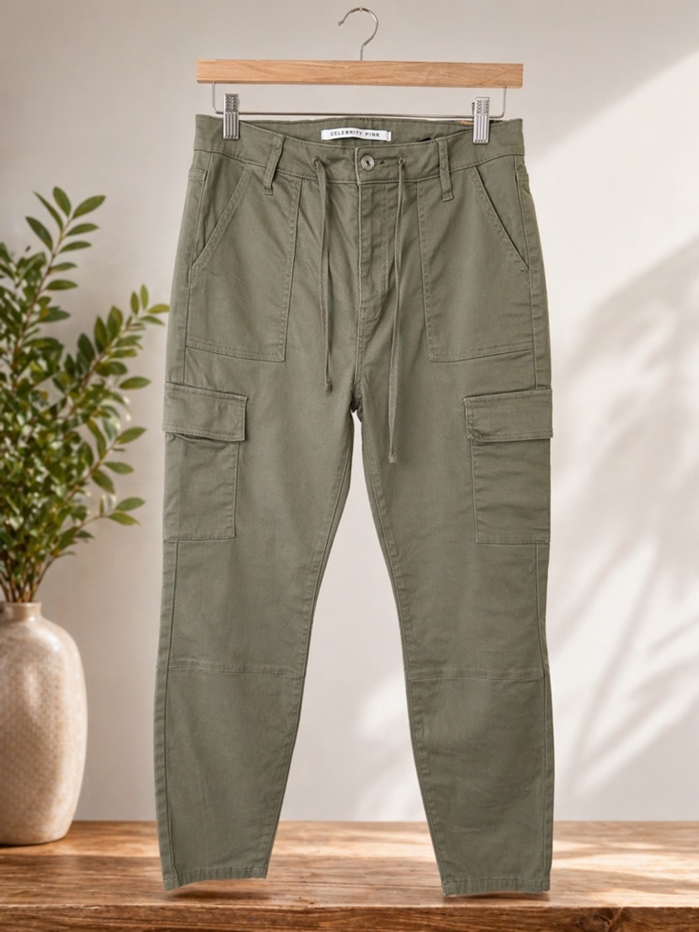 Celebrity Pink Women's Olive Cargo Pants - Size 11/30 - EUC